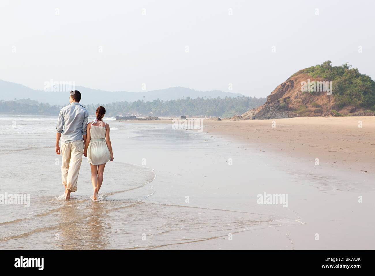 Indian married couple goa beach hi-res stock photography and images - Alamy