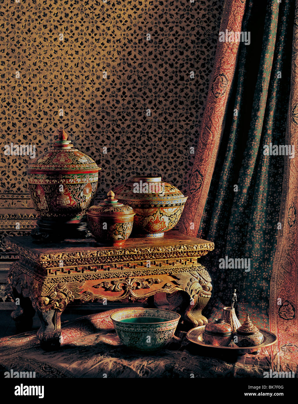 Bencharong wares from the Ayutthaya period, classic Thai furniture and textiles, Prasat Museum, Bangkok, Thailand Stock Photo