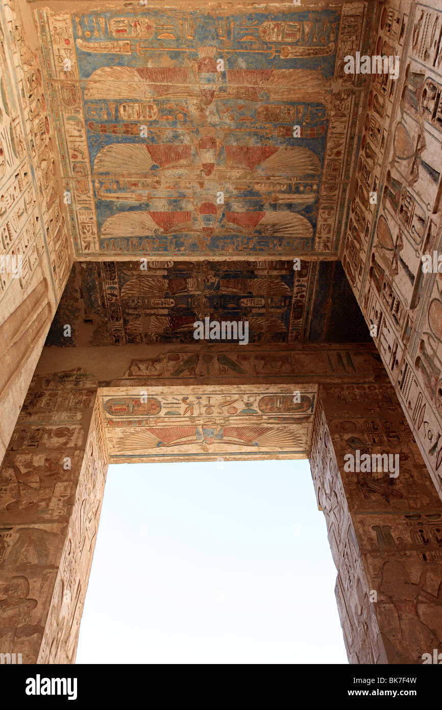 Inside habu temple egypt Stock Photo