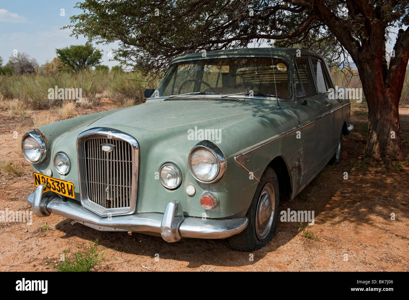 Old vintage car wreck fish hi-res stock photography and images - Alamy