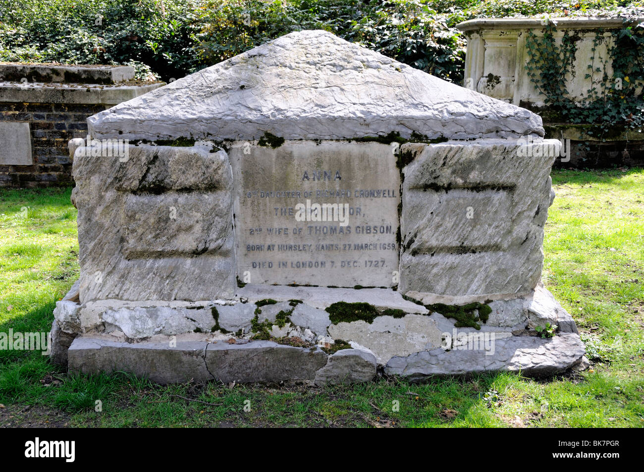 Grave of Anna Gibson daughter of Richard Cromwell and wife of Thomas Gibson St George's Gardens Bloomsbury London England UK Stock Photo