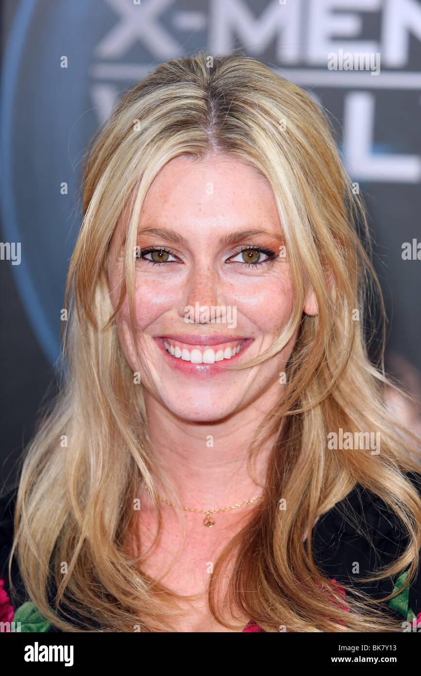 DIORA BAIRD X-MEN ORIGINS: WOLVERINE INDUSTRY SCREENING HOLLYWOOD LOS ANGELES CA USA 28 April 2009 Stock Photo