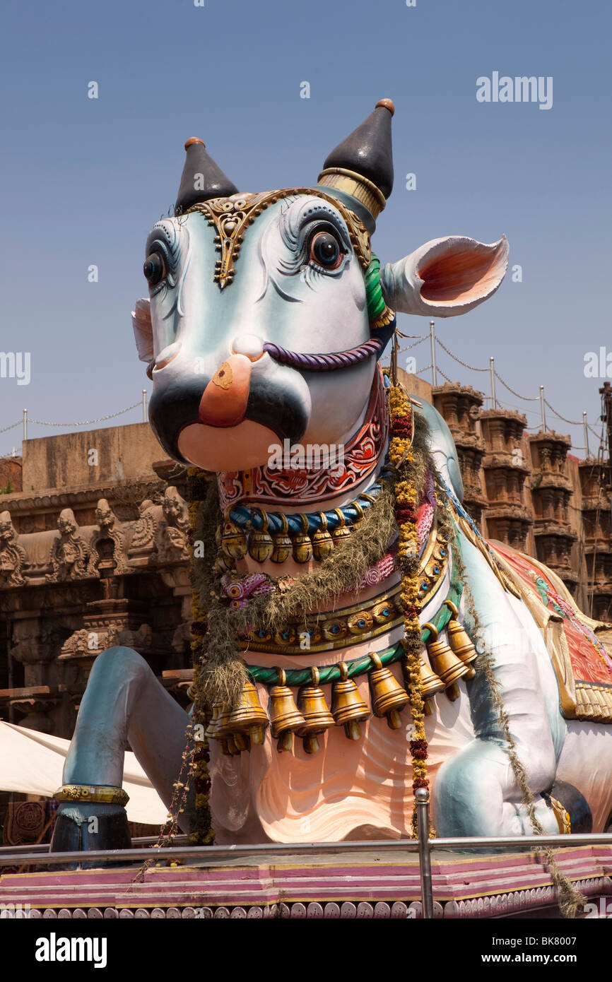 India, Tamil Nadu, Madurai, Nandi (Shiva’s bull) statue Stock Photo Alamy