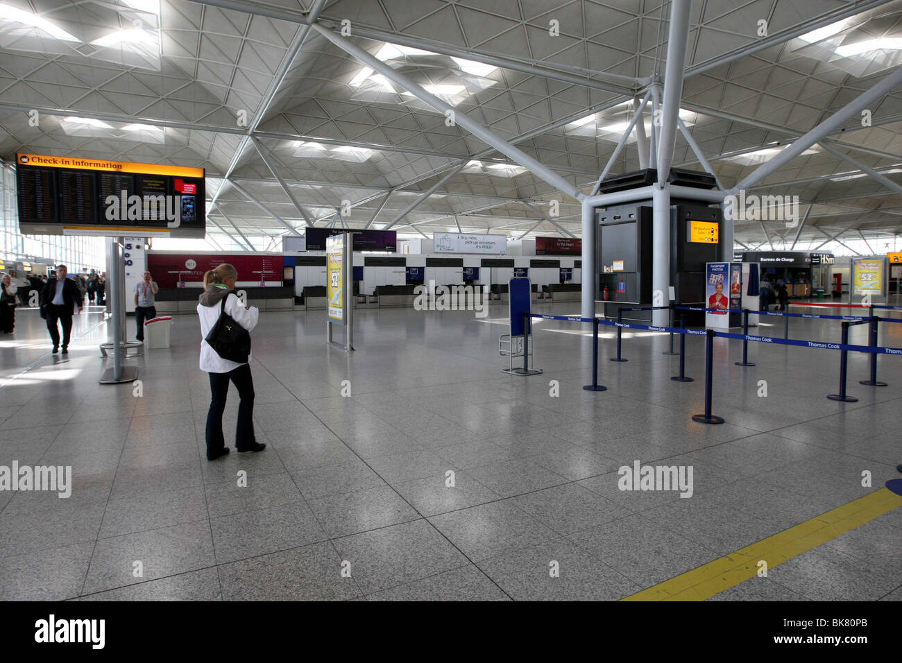 Airport passenger delays hires stock photography and images Alamy