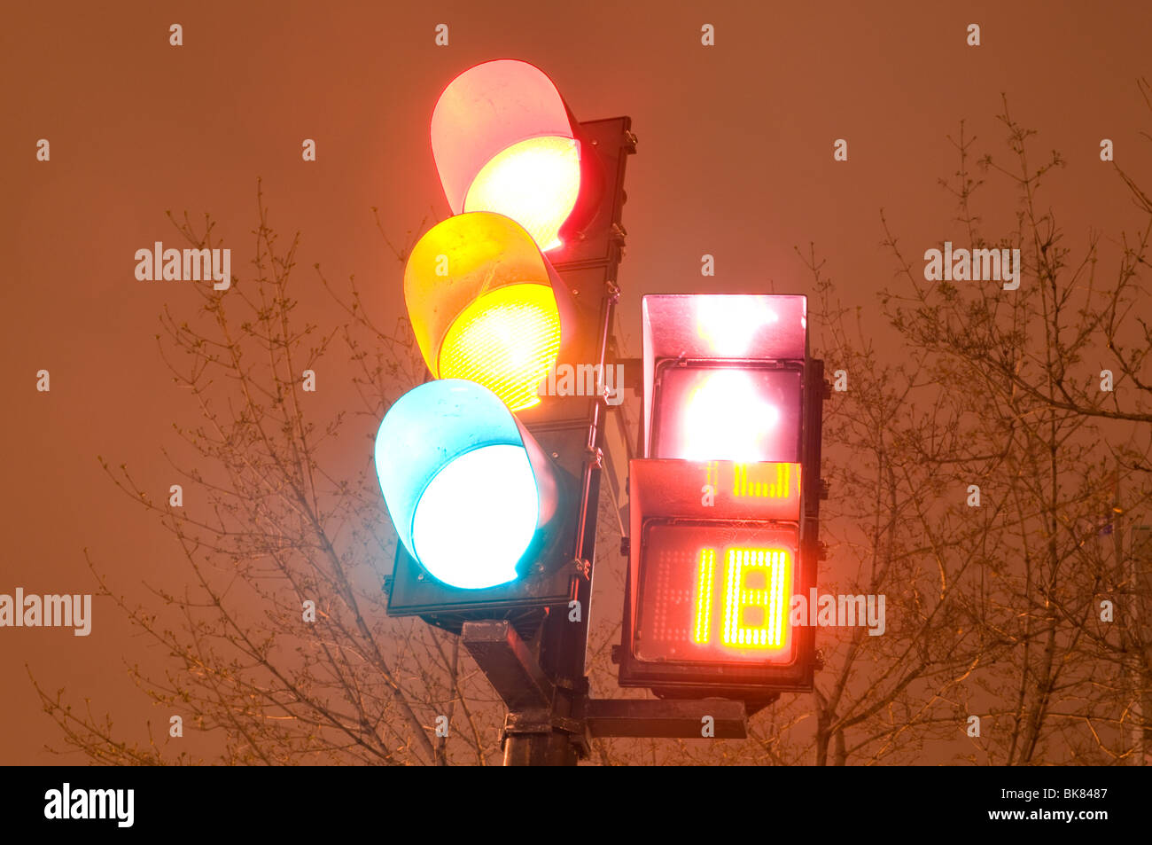 Traffic light and countdown timer with all possible colours and