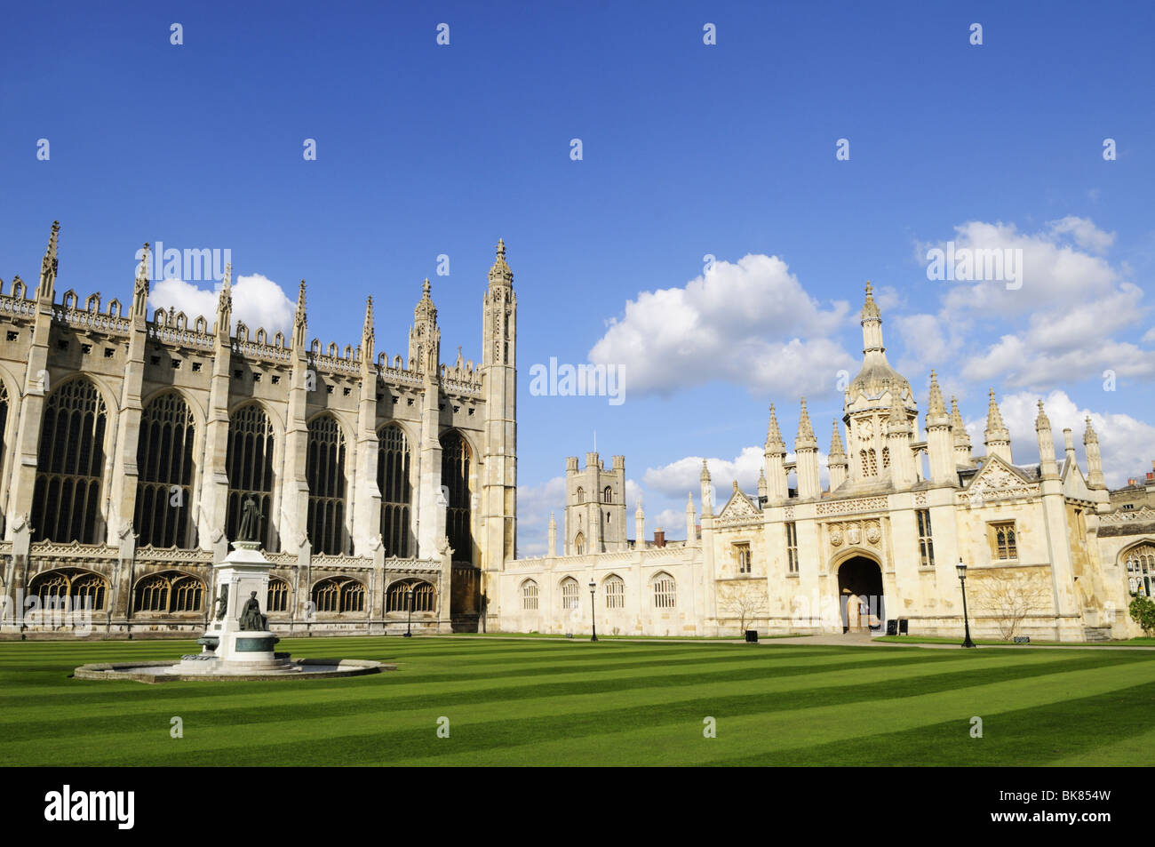 Front Court at Kings College and Kings College Chapel, Cambridge, England, UK Stock Photo