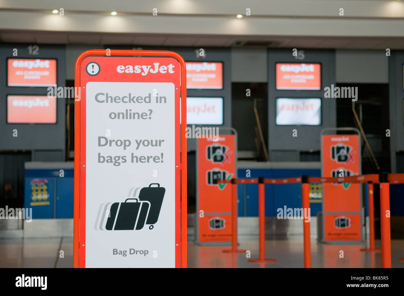 Hong Kong to Reopen Cathay's In-Town Airport Check-In Wednesday - BNN  Bloomberg