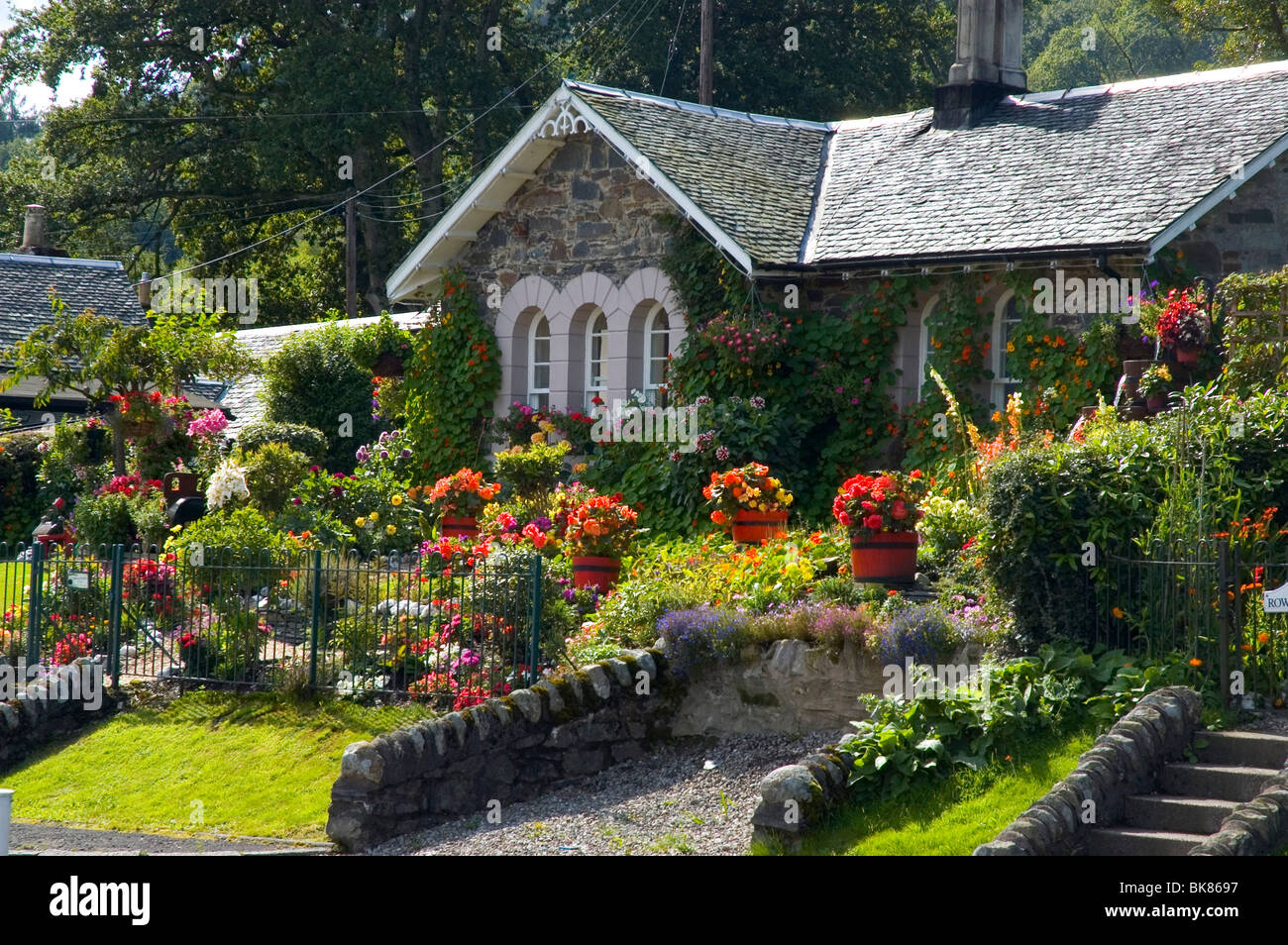 Loch Lomond Luss Cottage Garden Stock Photo 29069411 Alamy