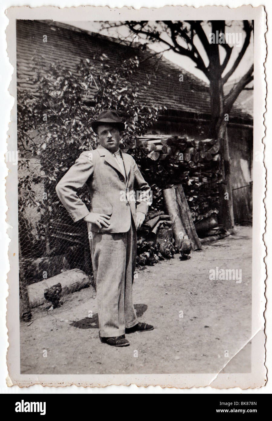 1930s portrait old man hi-res stock photography and images - Alamy