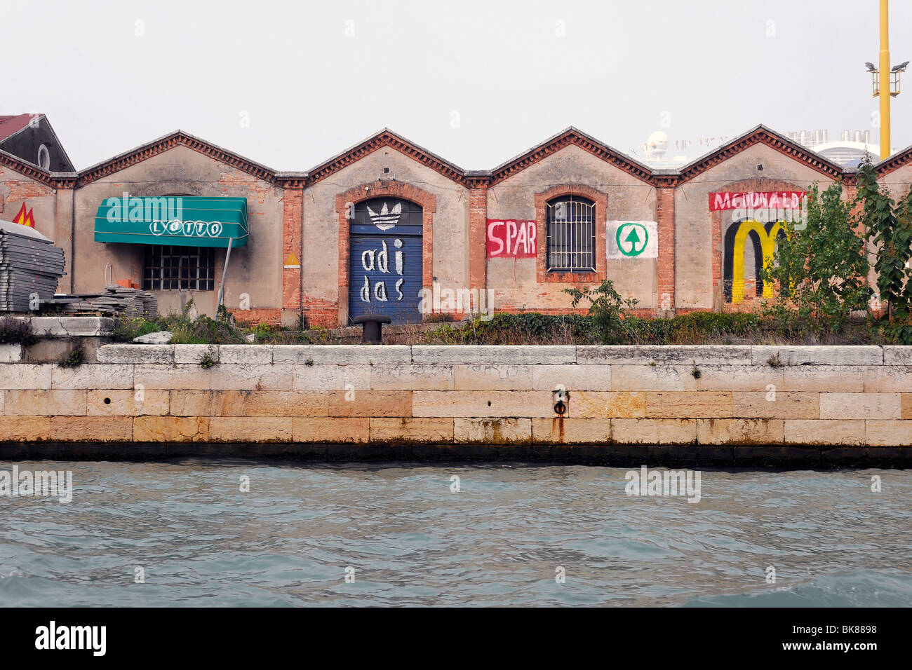 Tronchetto venice hi-res stock photography and images - Alamy