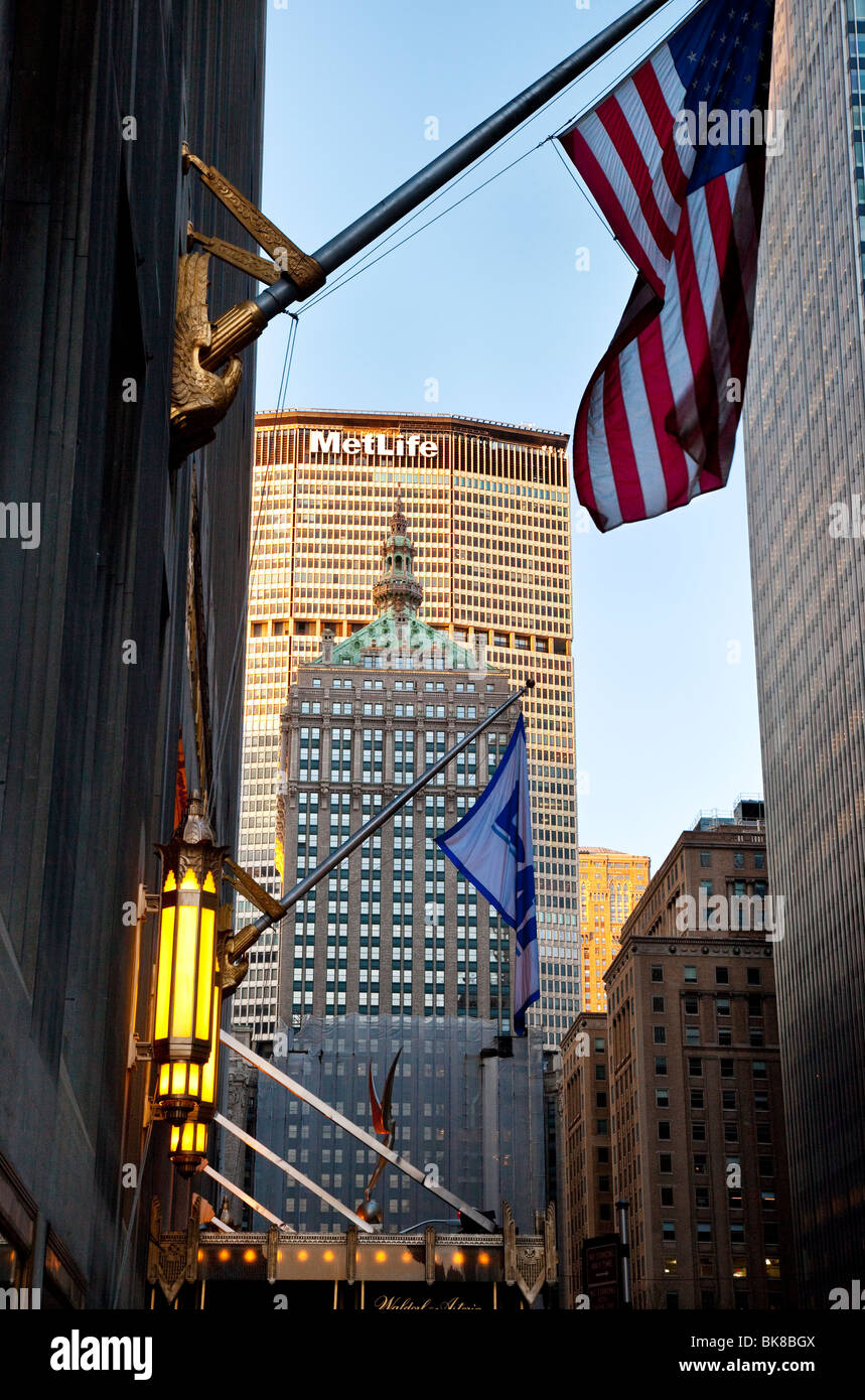 Early morning view of MetLife building down Park Avenue in Manhattan, New York City USA Stock Photo