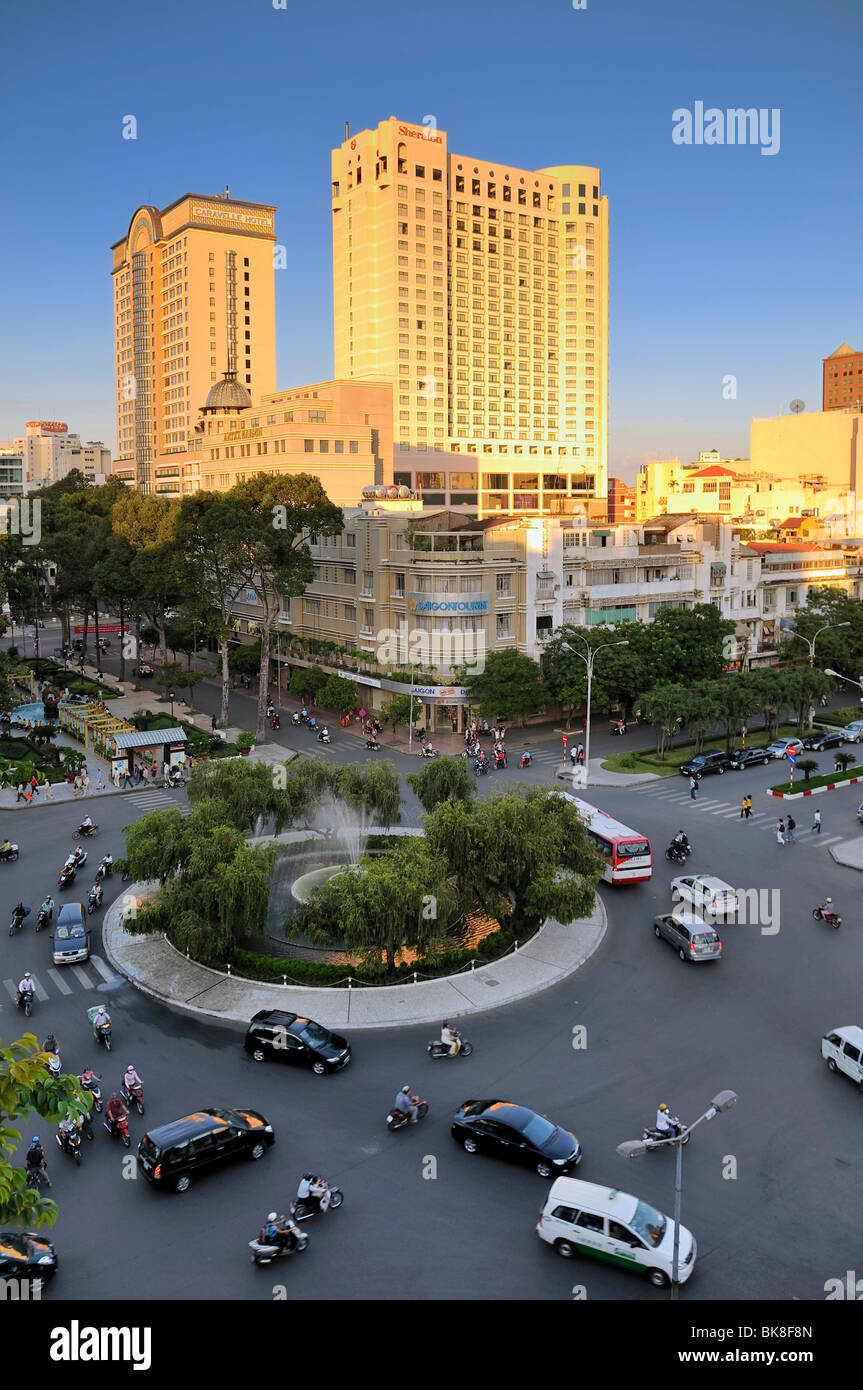 Famous roundabout 'Nguyen Hue' in front of the Hotel Caravelle and Rex Hotel, Ho Chi Minh City, Saigon, Vietnam, Southeast Asia Stock Photo