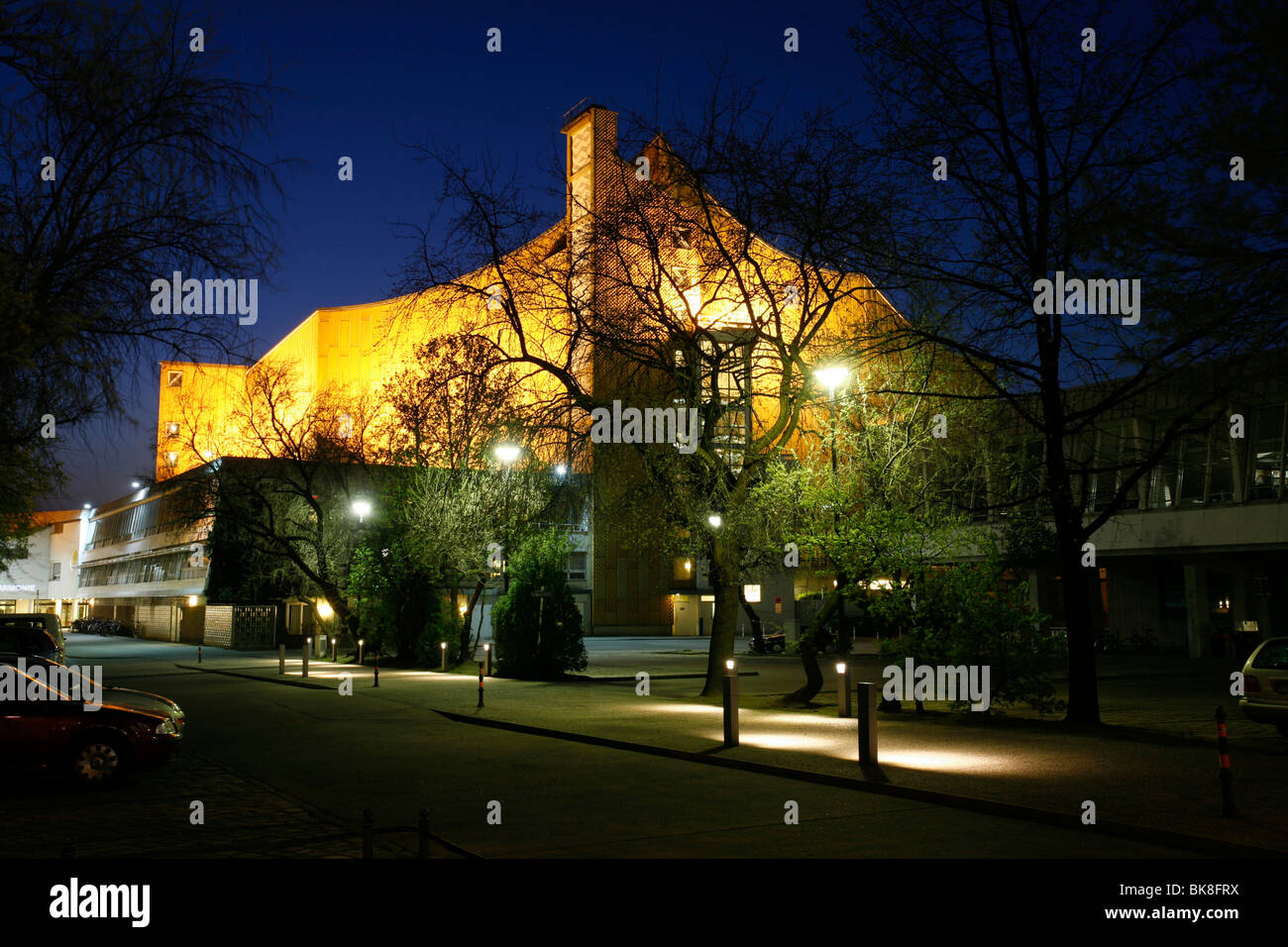 Berliner Philharmonie concert hall, at dusk, on Kemperplatz Square, homestead of the Berlin Philharmonic Orchestra, Berlin, Ger Stock Photo