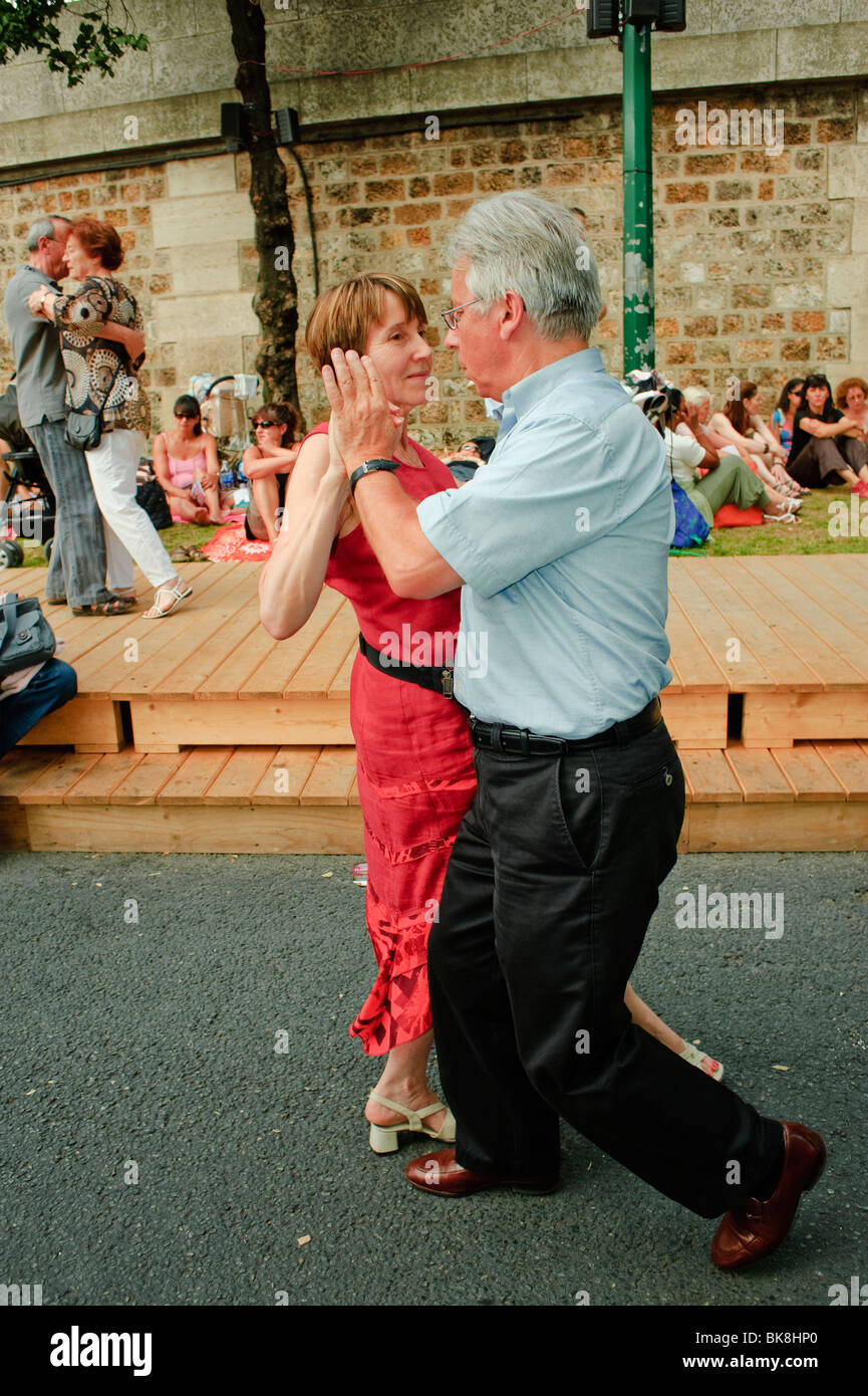 Paris Dancing Riverside Couples Dancing Street