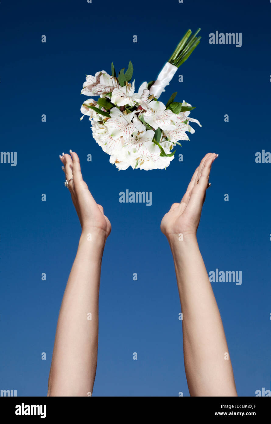 Bridesmaid wedding catching hires stock photography and images Alamy