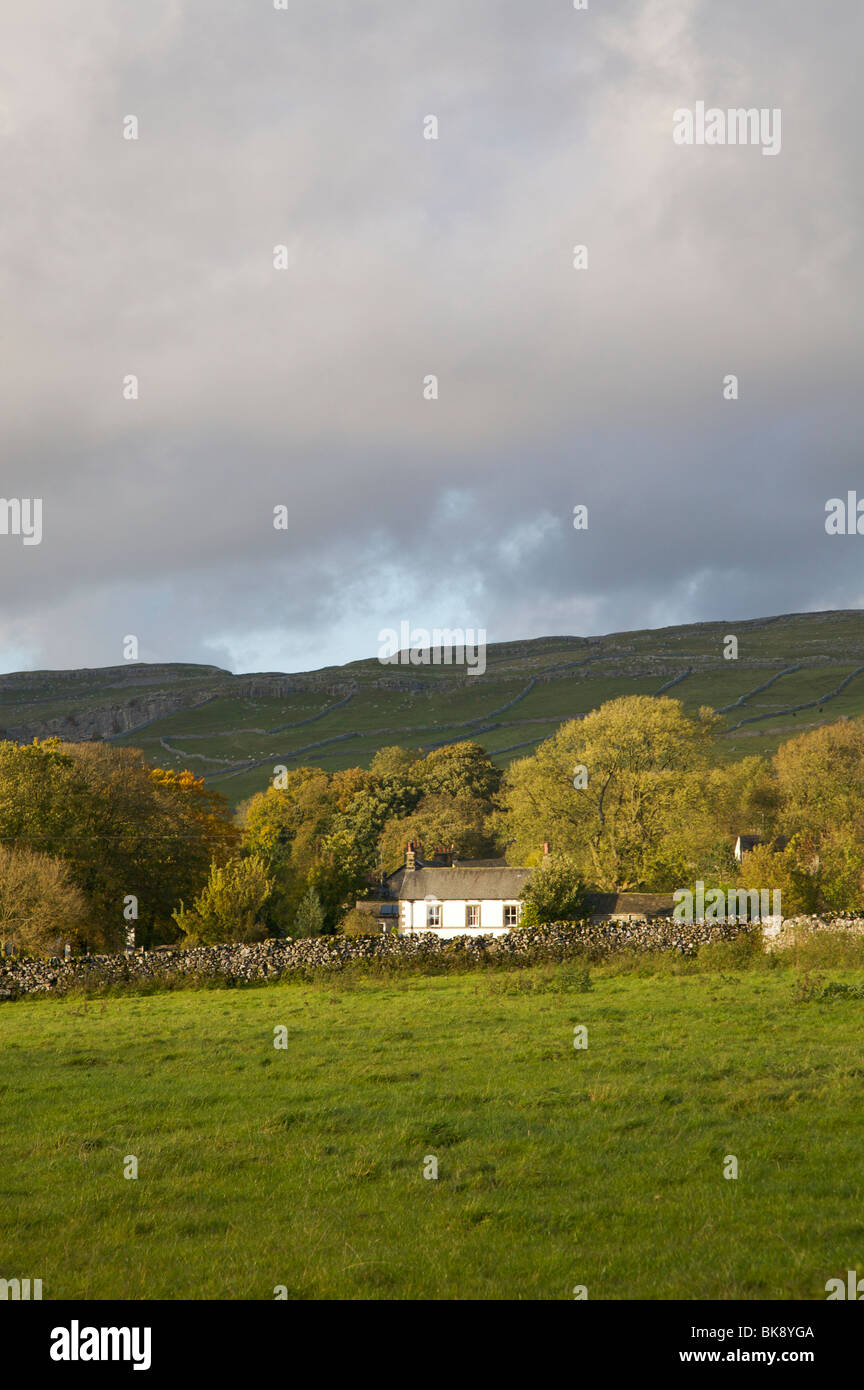 White house in fields near Yorkshire village of Malham Stock Photo Alamy