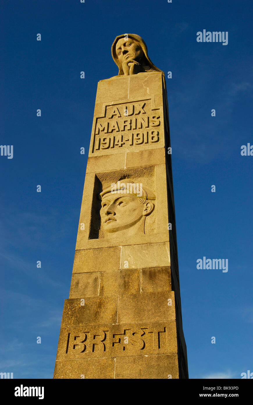 Pointe St-Mathieu headland (29) : lighthouse Stock Photo