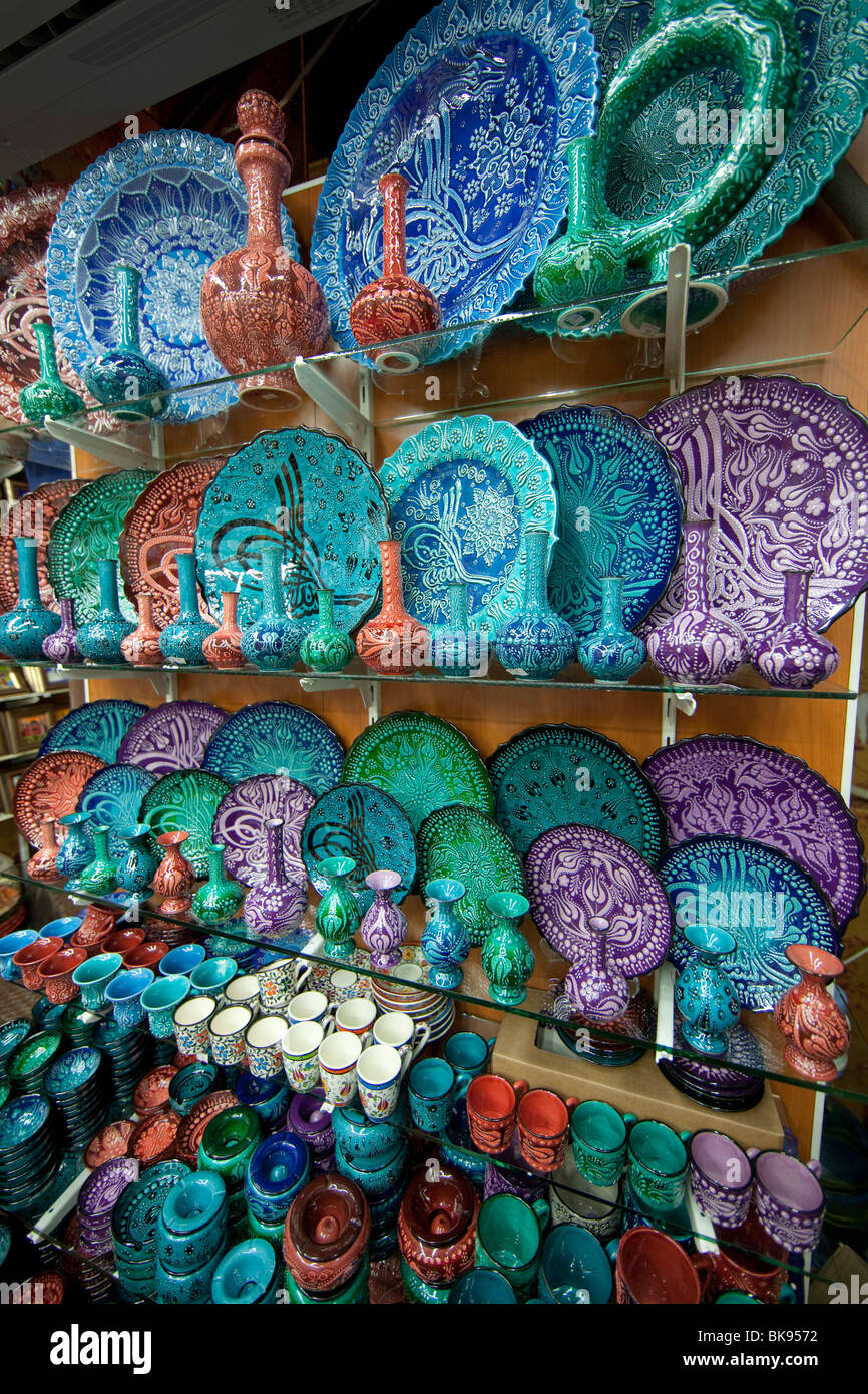 Colorful plates in the Grand Bazaar, Istanbul, Turkey Stock Photo
