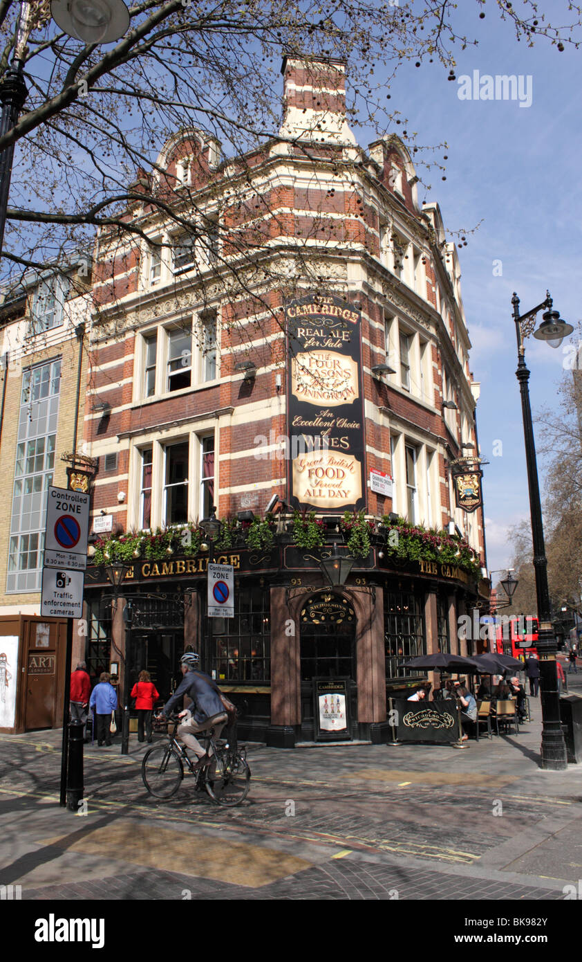 Charing cross road bar hires stock photography and images Alamy