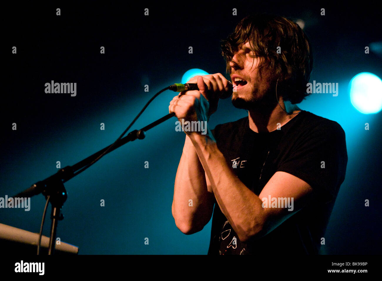 Singer and front man Dave Pen of the British band Birdpen live in the  Schueuer concert hall Lucerne, Switzerland Stock Photo - Alamy