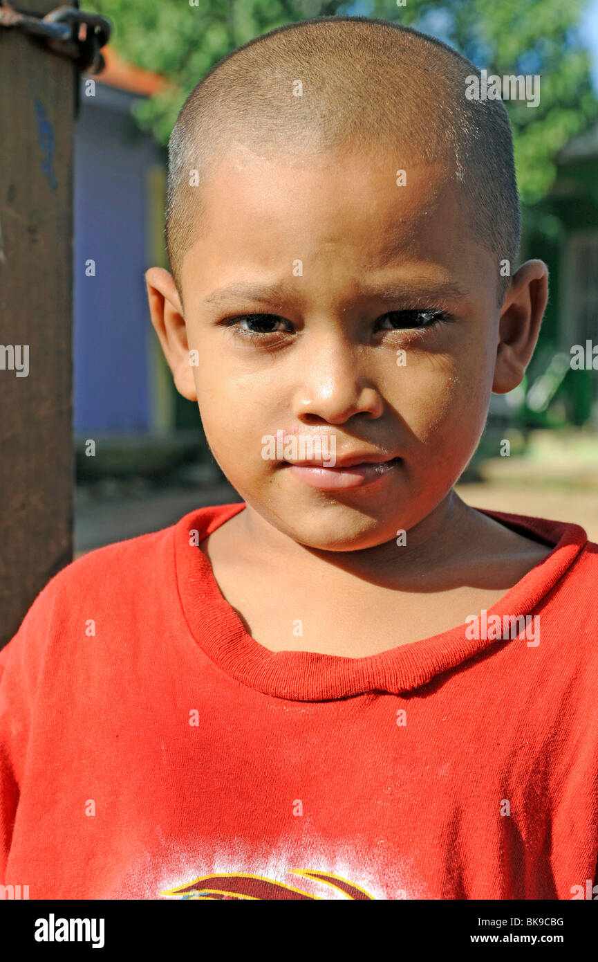 Native Honduran boy Isla Roatan Honduras Central America Stock Photo Alamy