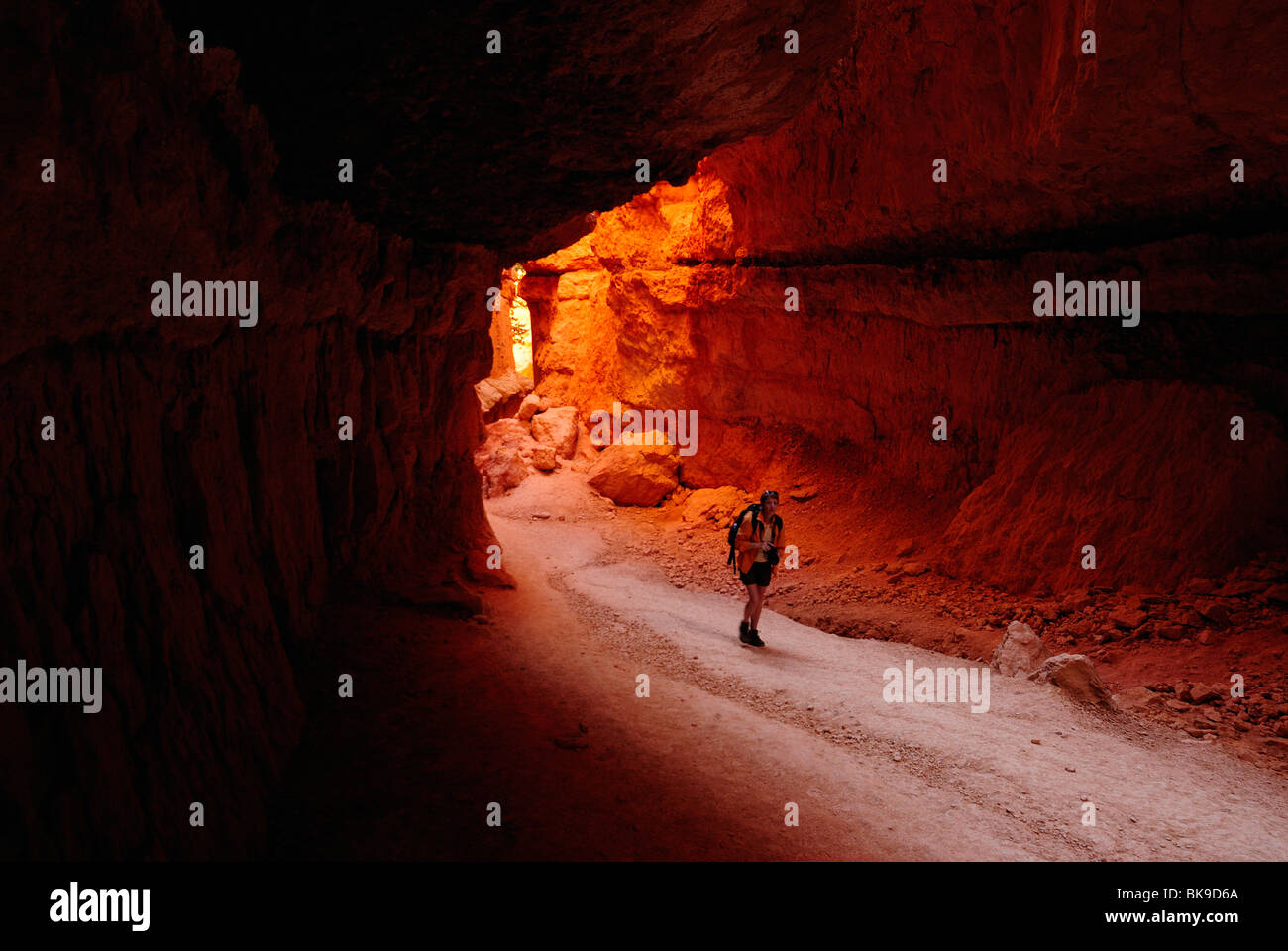 Woman walking on navajo loop in bryce canyon hi-res stock photography ...