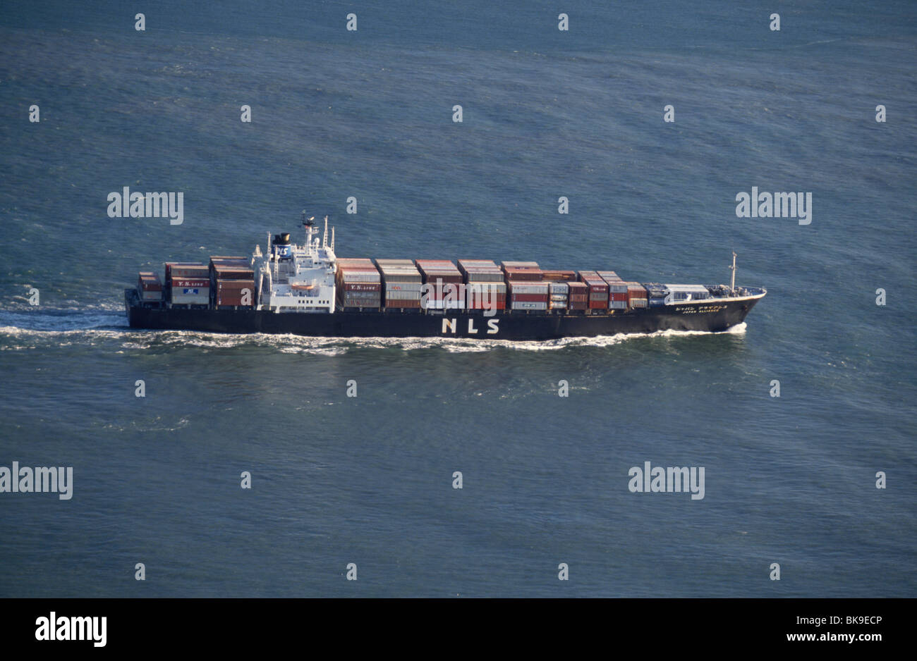 Container ship at sea aerial hi-res stock photography and images - Alamy