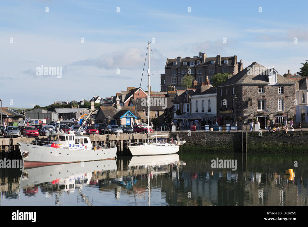 Fishing boats padstow hi-res stock photography and images - Alamy