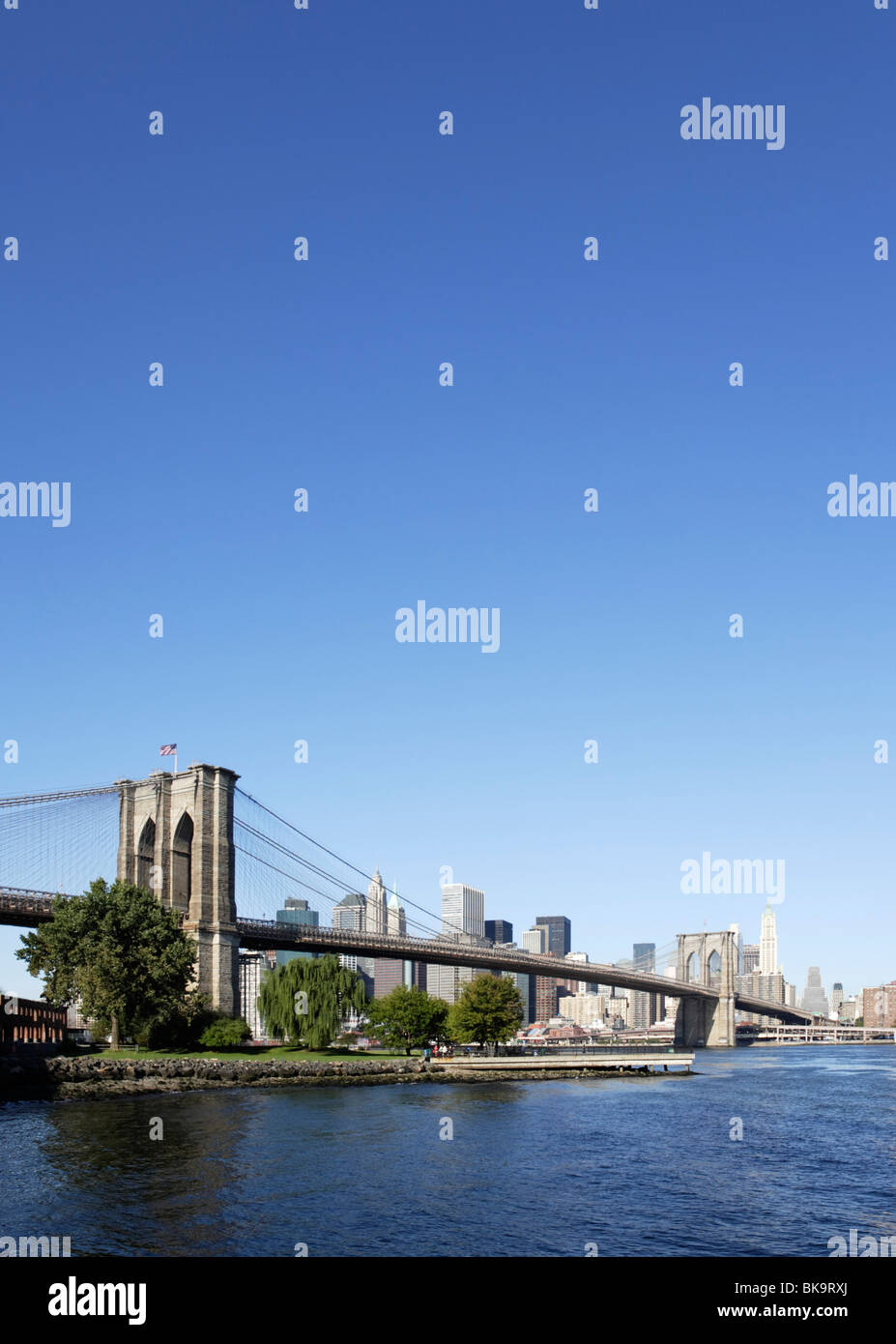 New york city bridges over east river hi-res stock photography and ...