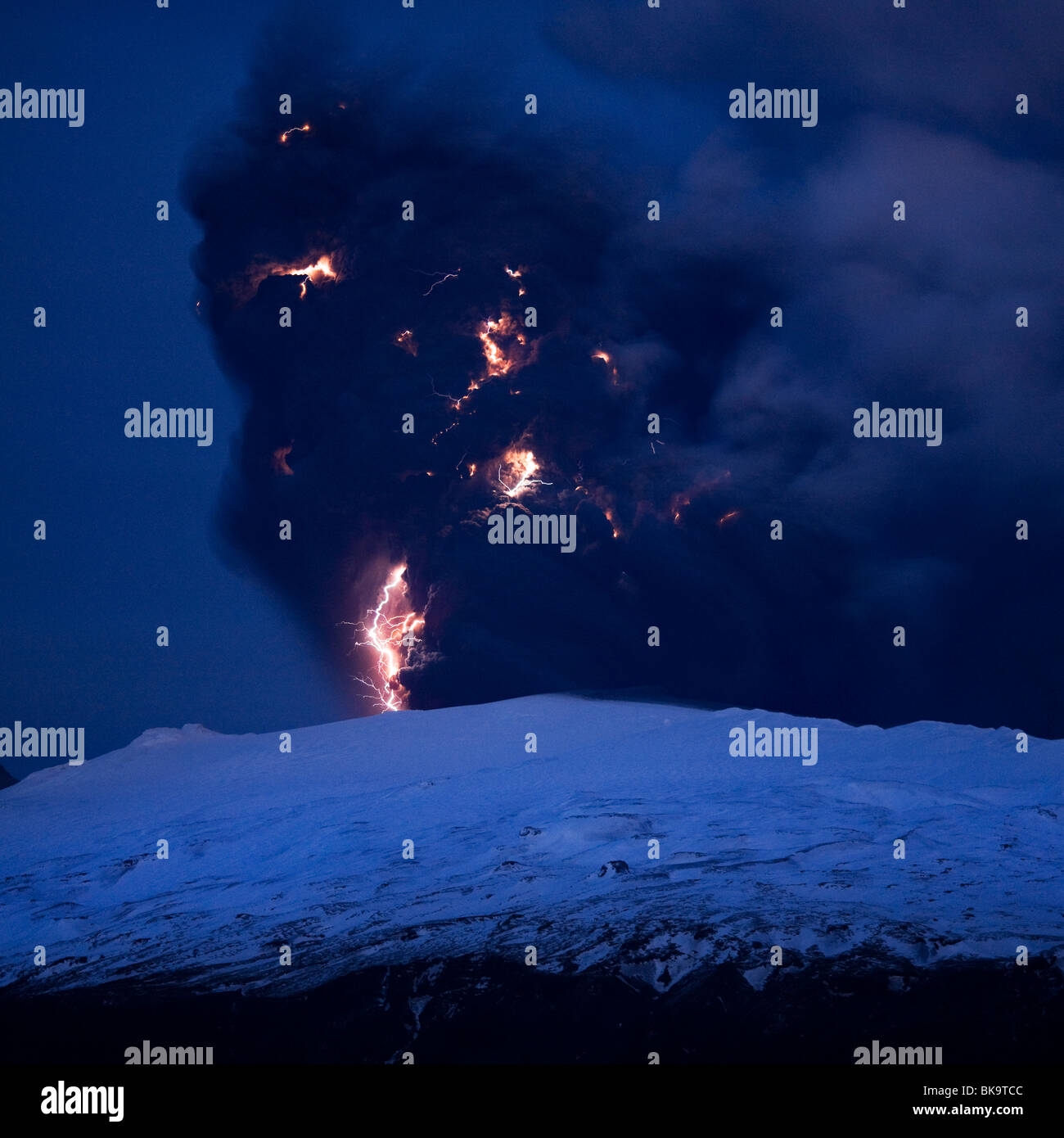 Volcanic eruption in Eyjafjallajokull, Iceland Stock Photo - Alamy