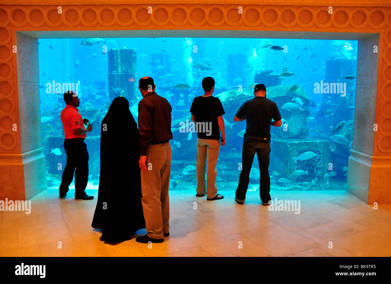 Huge Saltwater Aquarium Of The Hotel Atlantis The Palm Jumeirah Dubai United Arab Emirates Arabia Middle East Orient Stock Photo Alamy