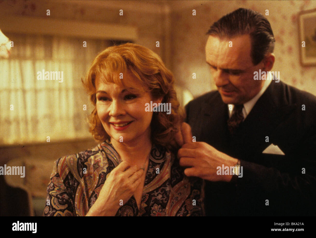 84 CHARING CROSS ROAD (1984) JUDI DENCH, ANTHONY HOPKINS EFC 003 Stock