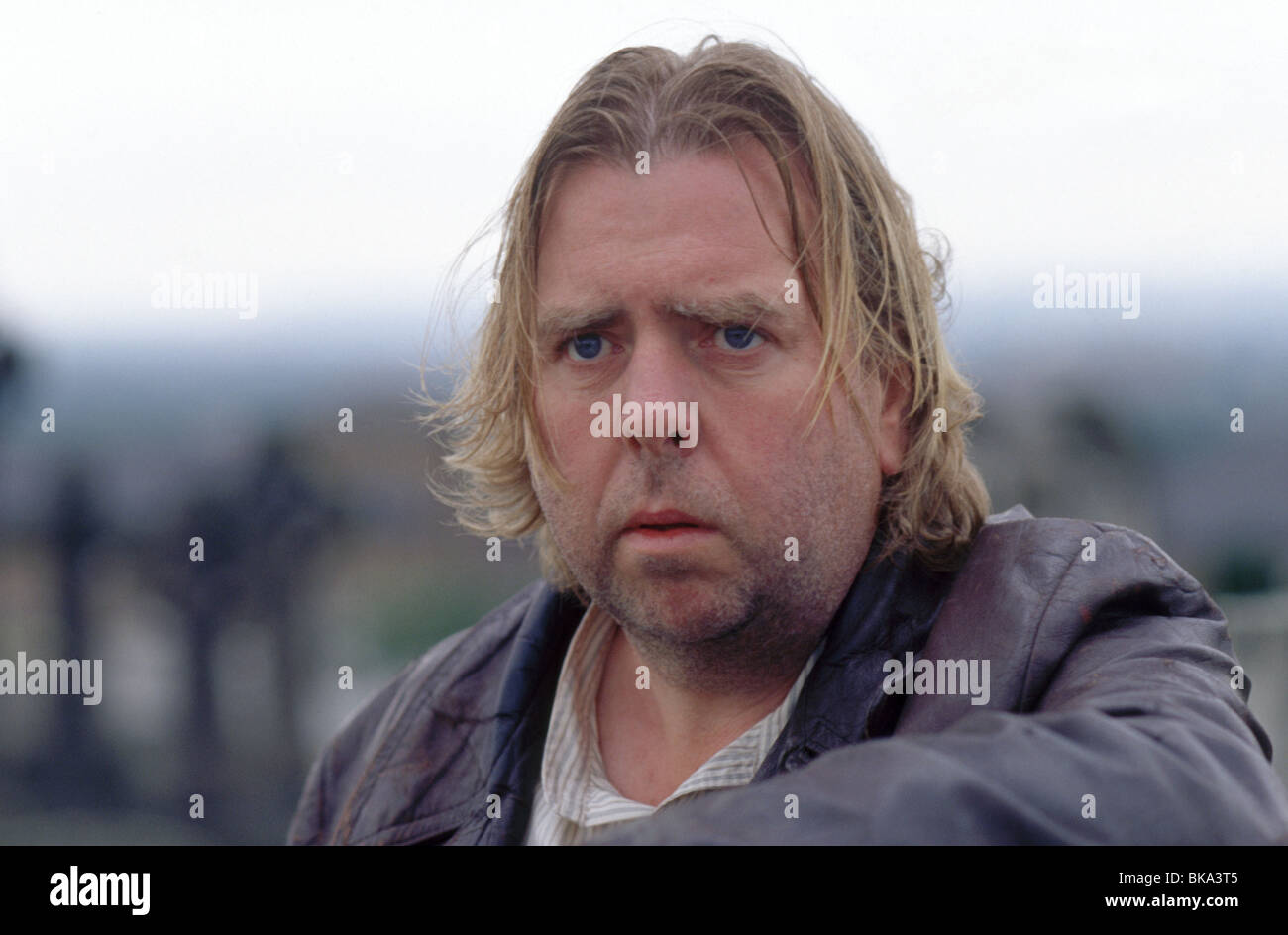 ALL OR NOTHING (2002) TIMOTHY SPALL AONT 001 19 Stock Photo