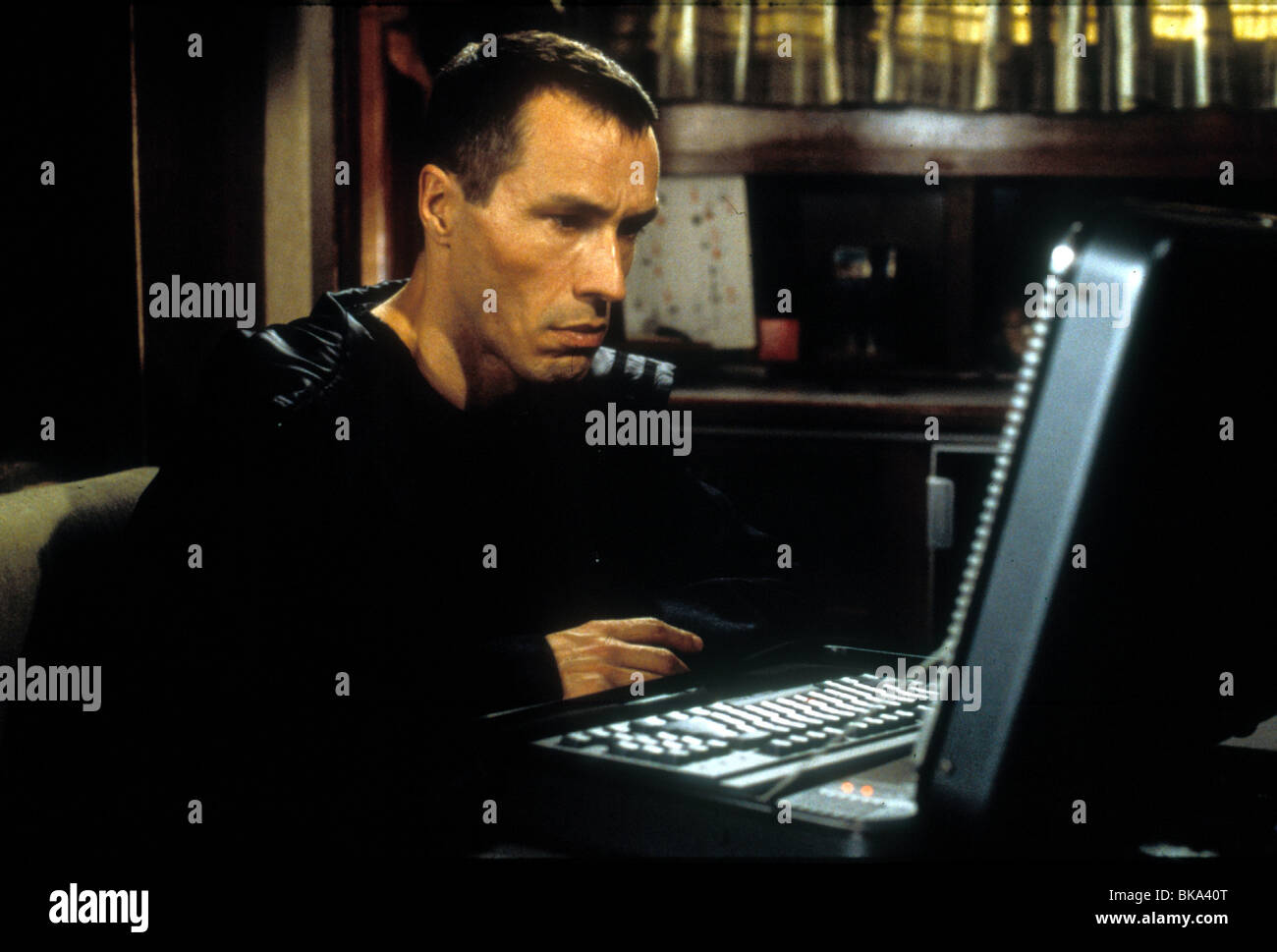 ALONG CAME A SPIDER (2001) MICHAEL WINCOTT ALCS 004 Stock Photo
