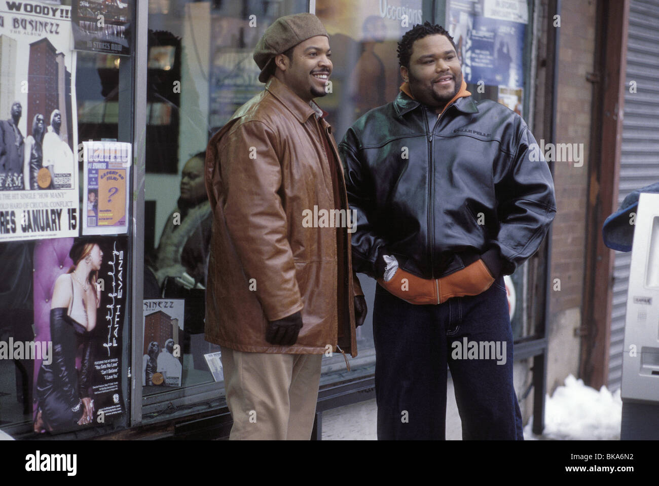 BARBERSHOP (2002) ICE CUBE, ANTHONY ANDERSON BSHP 001 66 Stock Photo