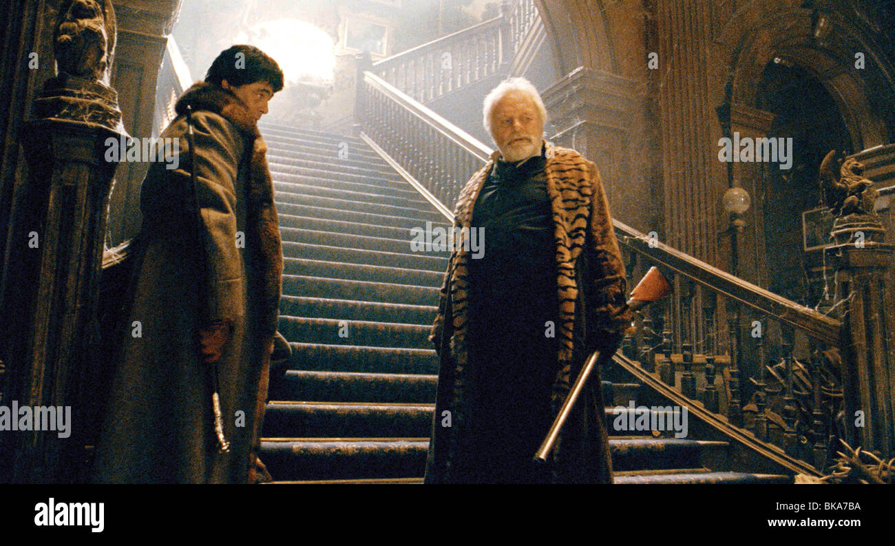 The Wolfman Year : 2010 Director : Joe Johnston Benicio Del Toro, Anthony Hopkins Stock Photo