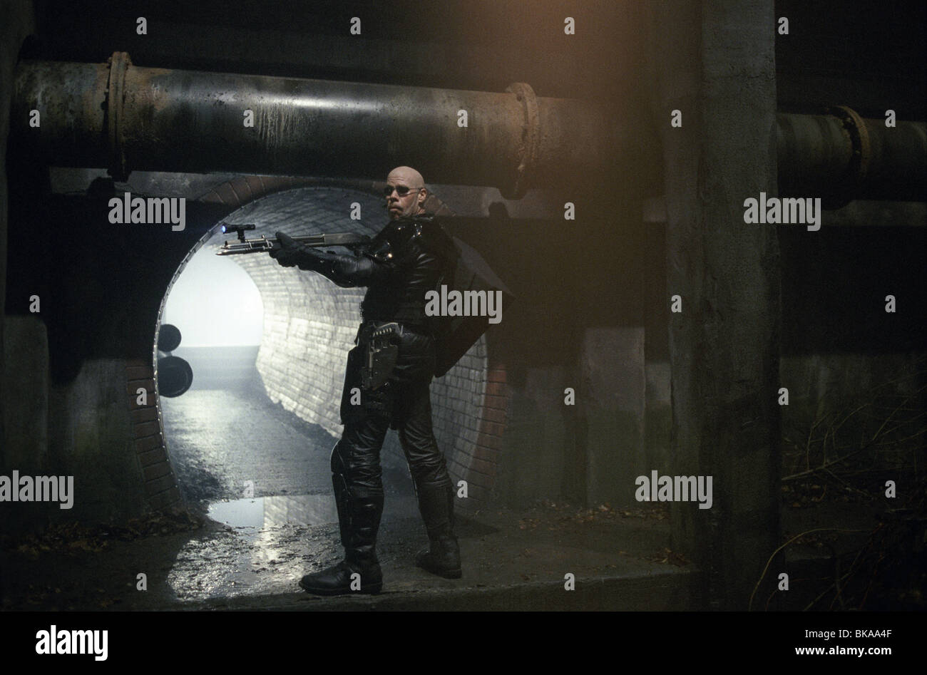 Ron perlman blade ii 2002 hi-res stock photography and images - Alamy