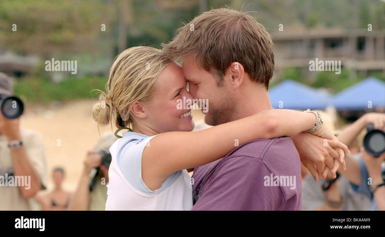 BLUE CRUSH (2002) KATE BOSWORTH, MATTHEW DAVIS BCRU 001 812 Stock Photo