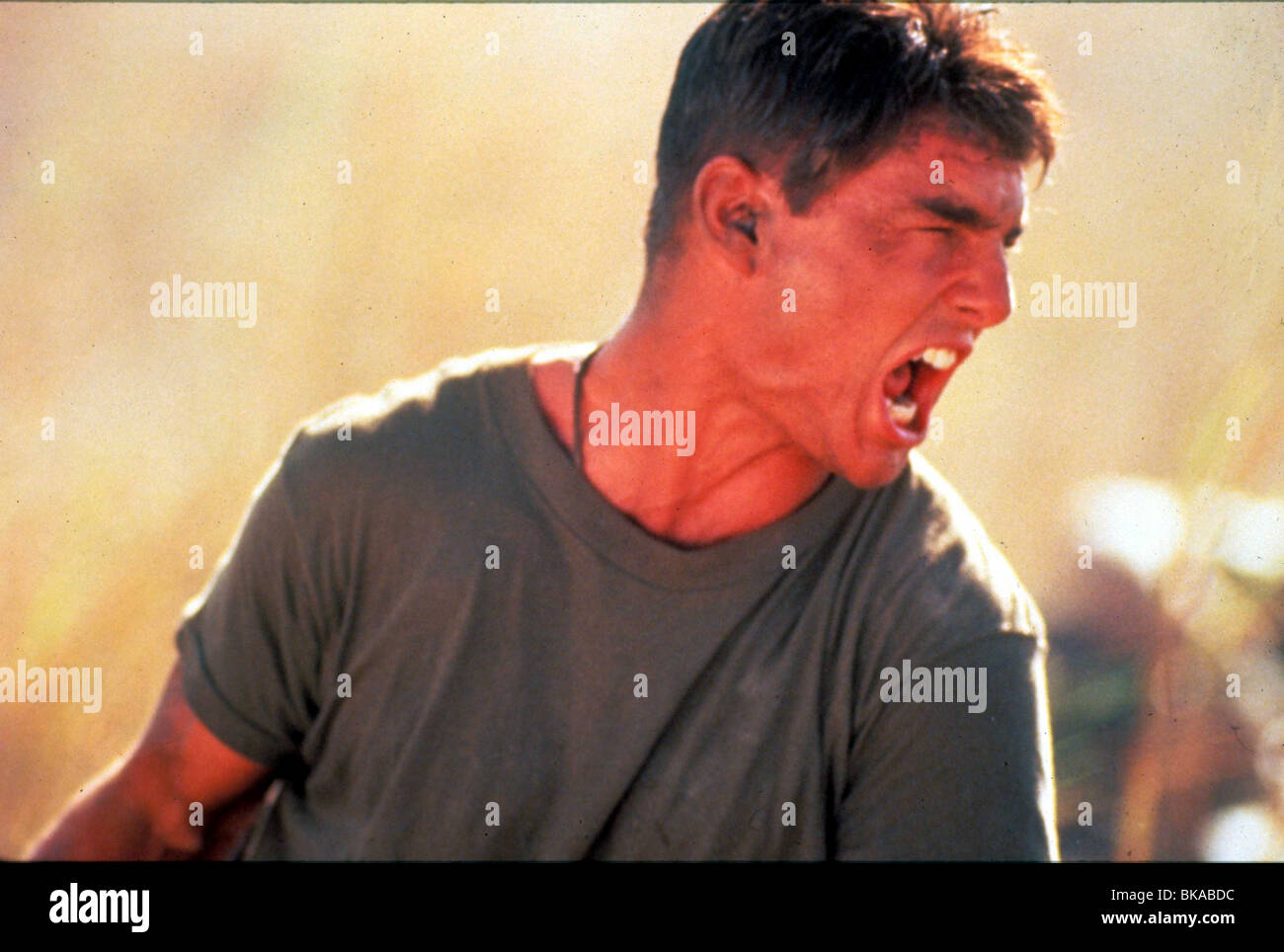 BORN ON THE 4TH JULY (1989) BORN ON THE FOURTH OF JULY (ALT) TOM CRUISE BFJ 032 Stock Photo