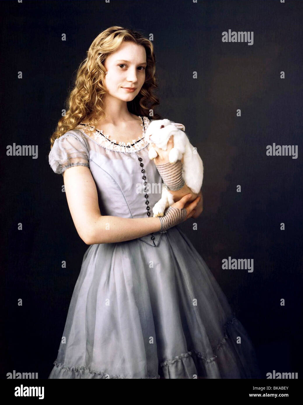 Alice in Wonderland Year: 2010 - USA Director: Tim Burton Mia Wasikowska  Stock Photo - Alamy