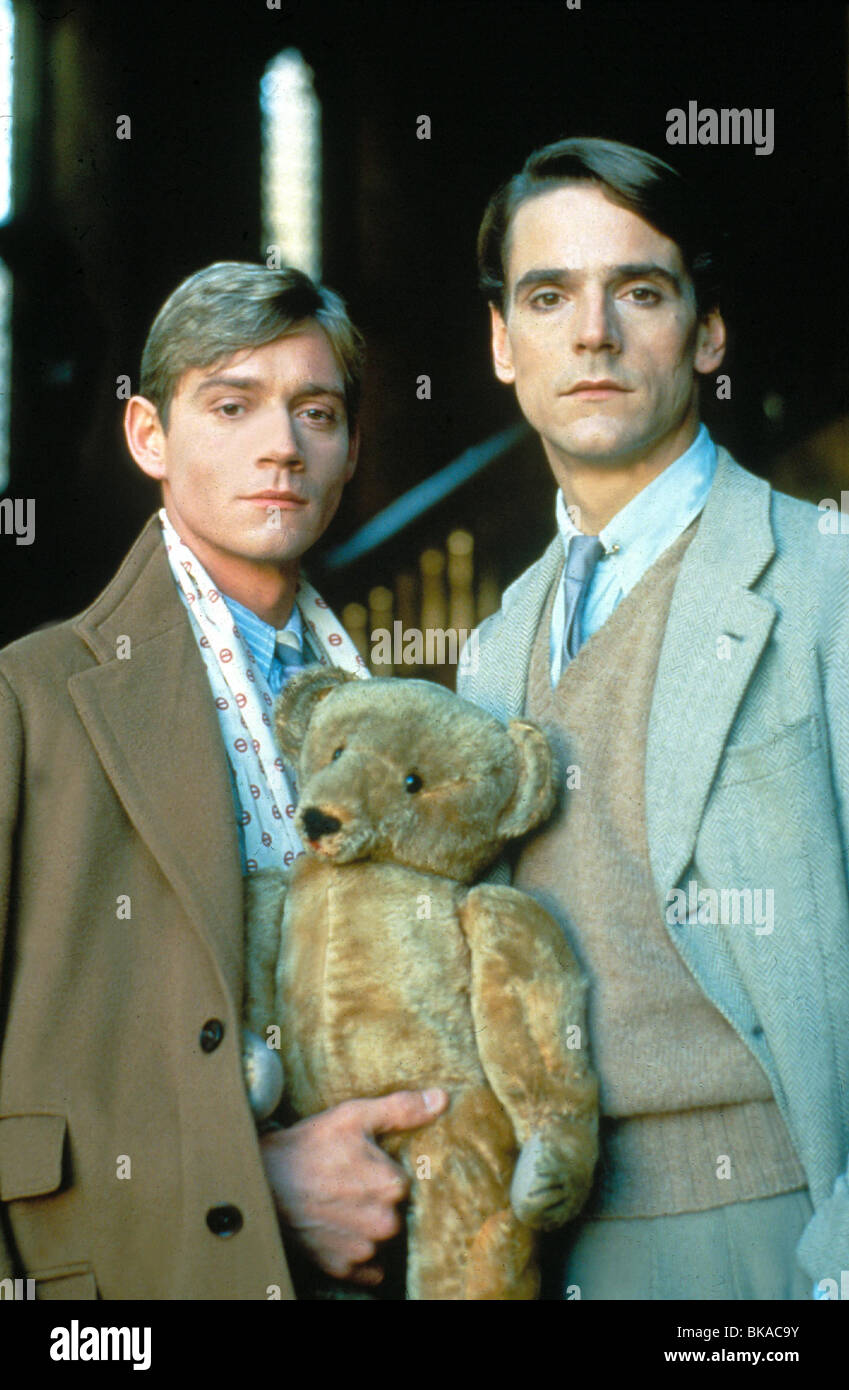 BRIDESHEAD REVISITED (TV - 1981) ANTHONY ANDREWS, JEREMY IRONS CREDIT BBC BHRV 009 Stock Photo