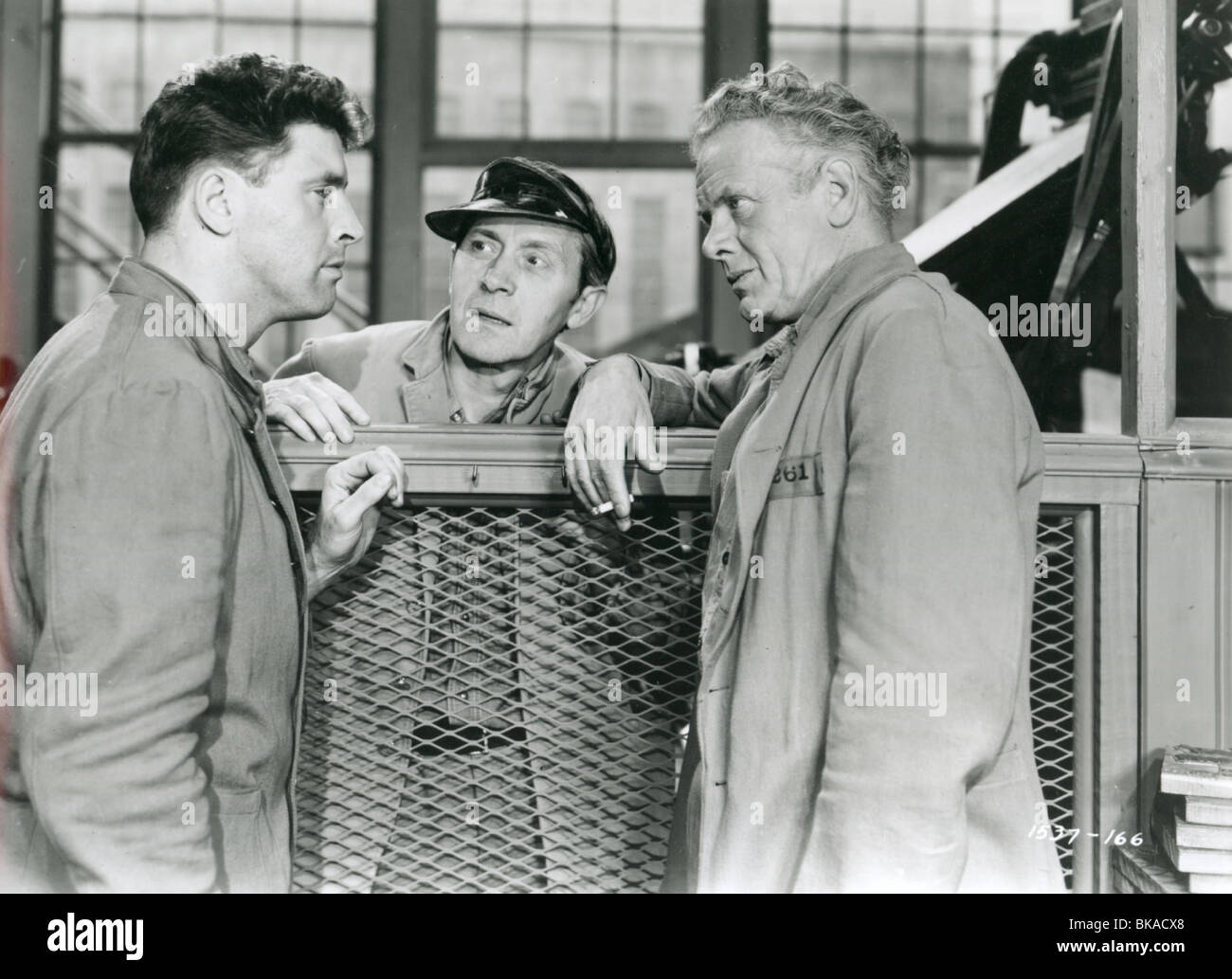 BRUTE FORCE (1947) BURT LANCASTER, CHARLES BICKFORD BTFC 002P Stock Photo