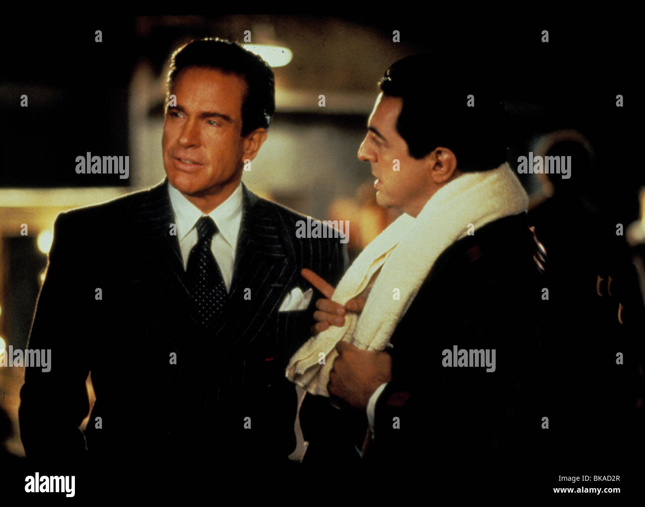 BUGSY (1991) WARREN BEATTY, JOE MANTEGNA BGY 001 Stock Photo