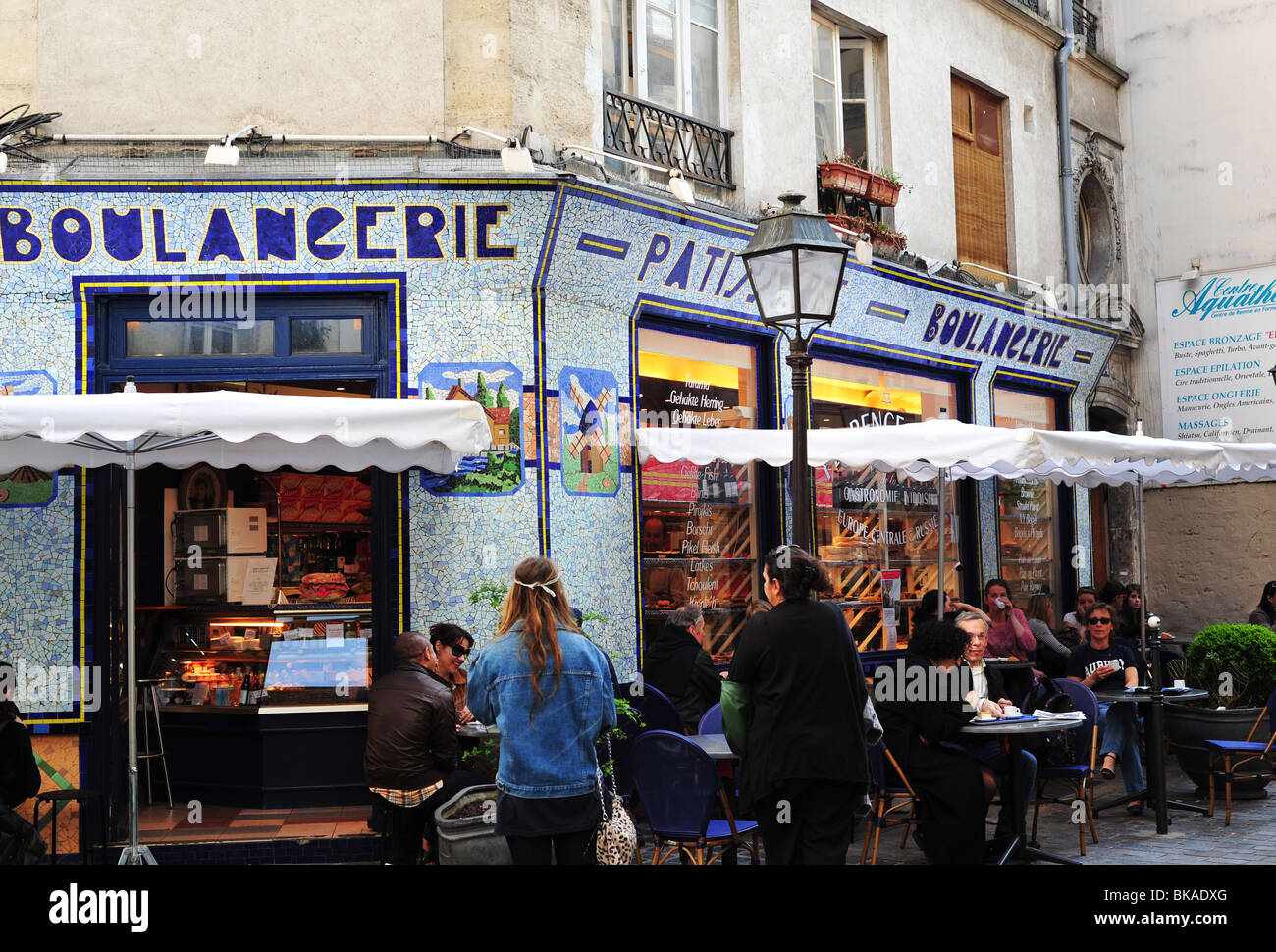 paris, bakery in the marais district Stock Photo Alamy