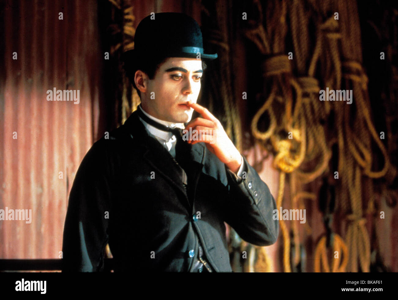 CHAPLIN -1992 ROBERT DOWNEY JR Stock Photo - Alamy