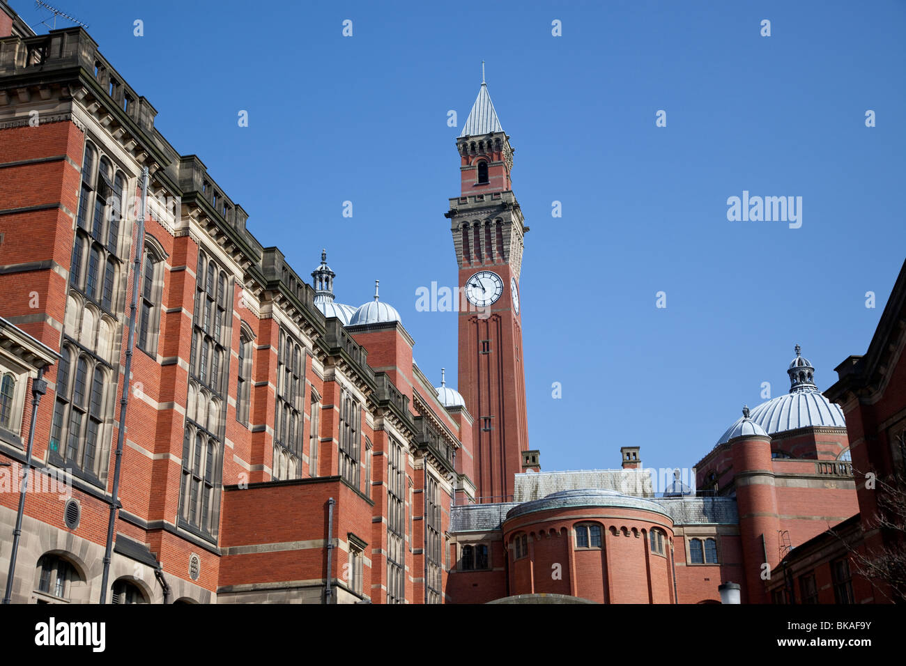 A view of the famous clock tower and Great Hall at Univeristy of