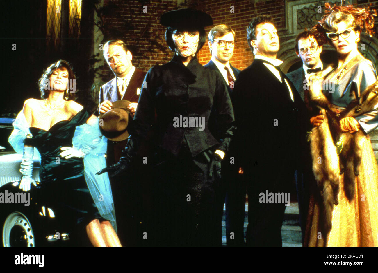 CLUE (1985) LESLEY ANN WARREN, MARTIN MULL, MADELINE KHAN, MICHAEL McKEAN, TIM CURRY, CHRISTPHER LLOYD, EILEEN BRENNAN CLU 015 Stock Photo