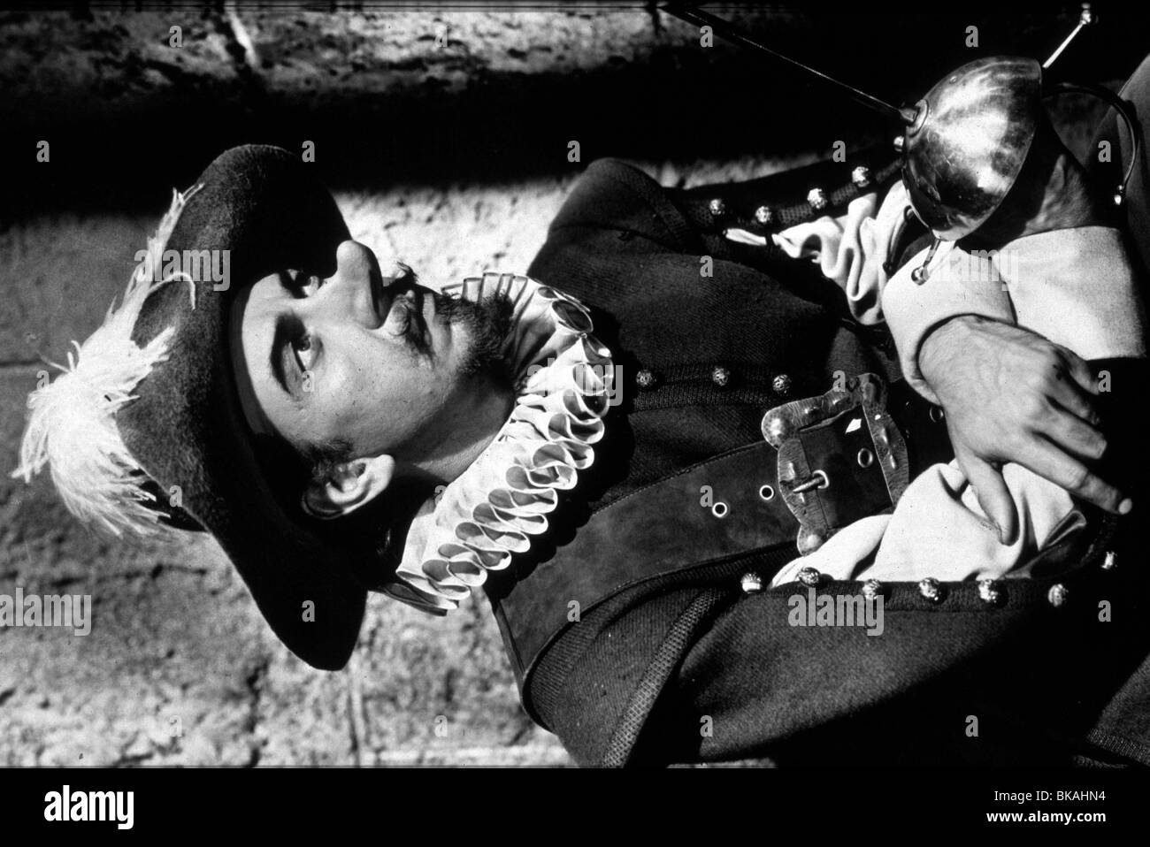 jose ferrer cyrano de bergerac film duel scene jose ferrer cyrano de bergerac film duel scene
