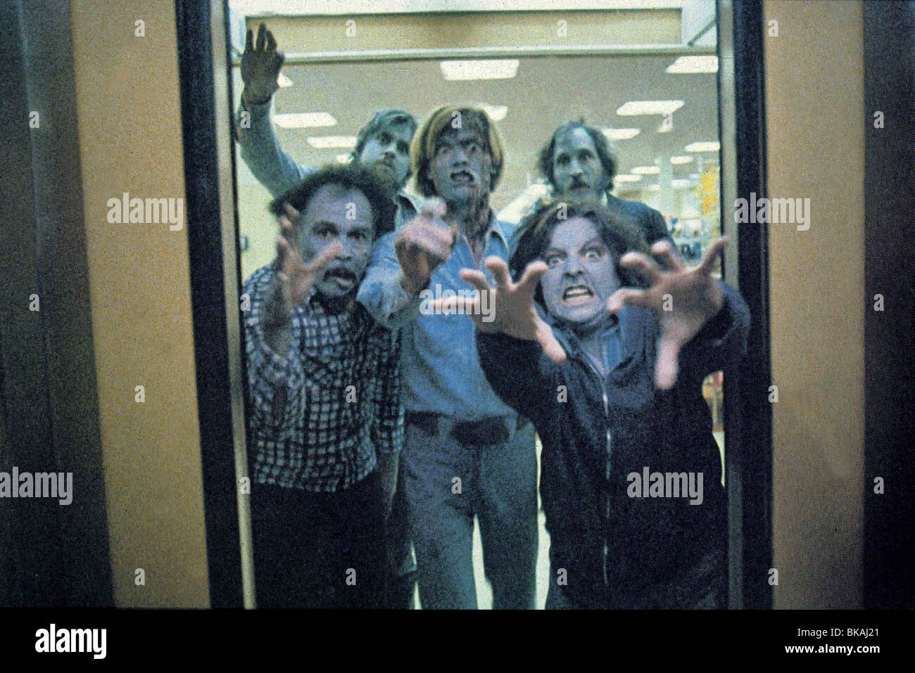 DAWN OF THE DEAD (1978) ZOMBIE (ALT) DODE 001 Stock Photo