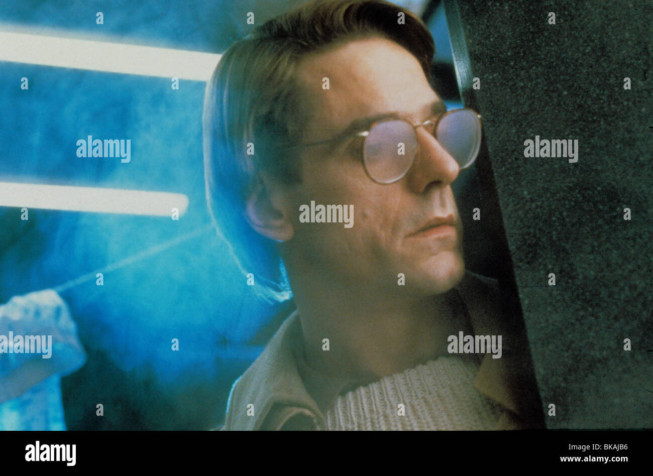 DEAD RINGERS 1988 JEREMY IRONS Stock Photo Alamy